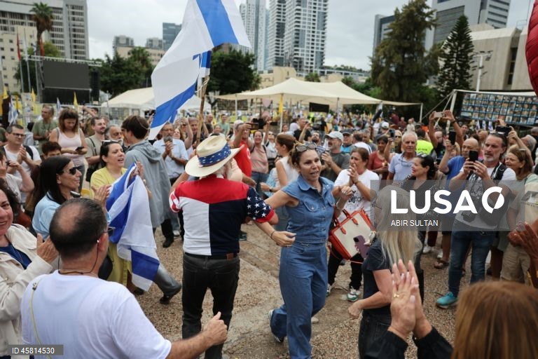 Israel: Comemorações em Tel Aviv após o anúncio do acordo de paz com Gaza