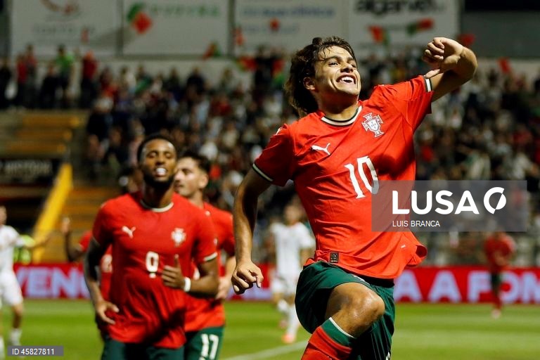 A seleção portuguesa conservou hoje a liderança do Grupo B de apuramento para o europeu de futebol de sub-21, ao vencer 3-0 na receção à Bulgária, em jogo disputado em Portimão.