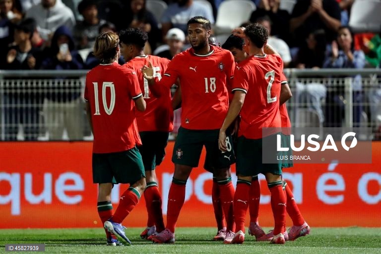 A seleção portuguesa conservou hoje a liderança do Grupo B de apuramento para o europeu de futebol de sub-21, ao vencer 3-0 na receção à Bulgária, em jogo disputado em Portimão.