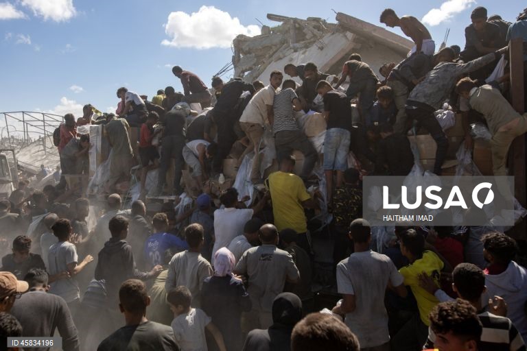 Palestina: Camiões com ajuda humanitária chegam a Khan Yunis