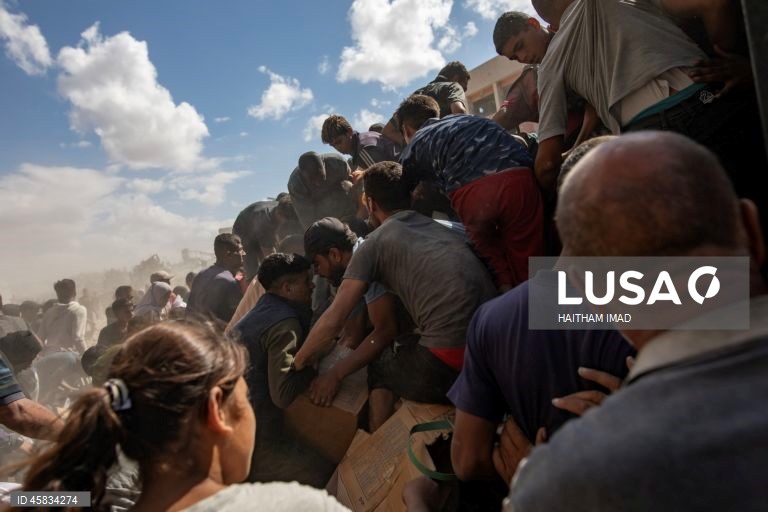 Palestina: Camiões com ajuda humanitária chegam a Khan Yunis