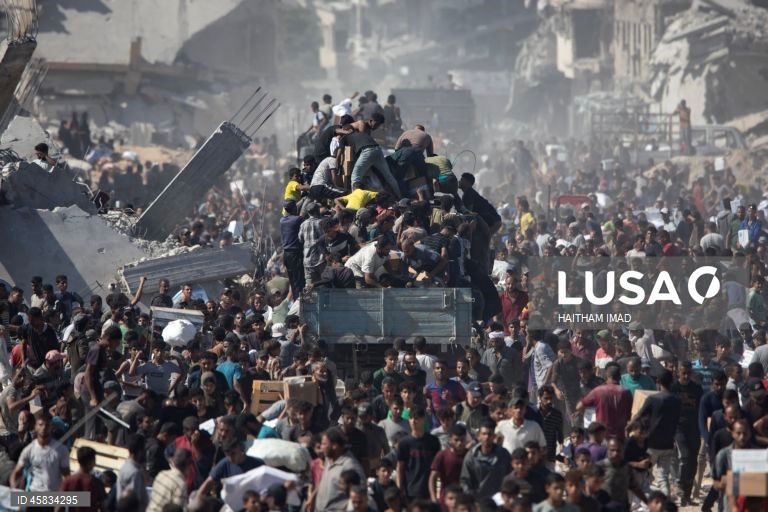 Palestina: Camiões com ajuda humanitária chegam a Khan Yunis