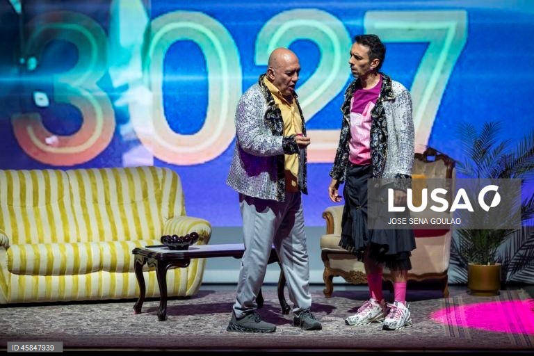 Ensaio de imprensa da peça “Reality Show: Os Raposos 3027”, com interpretação de José Raposo, Miguel Raposo e Ricardo Raposo, texto e encenação de Miguel Raposo, no Teatro Variedades, em Lisboa, 14 de outubro de 2025. O espetáculo tem estreia marcada para dia 15 de outubro. JOSÉ SENA GOULÃO/LUSA