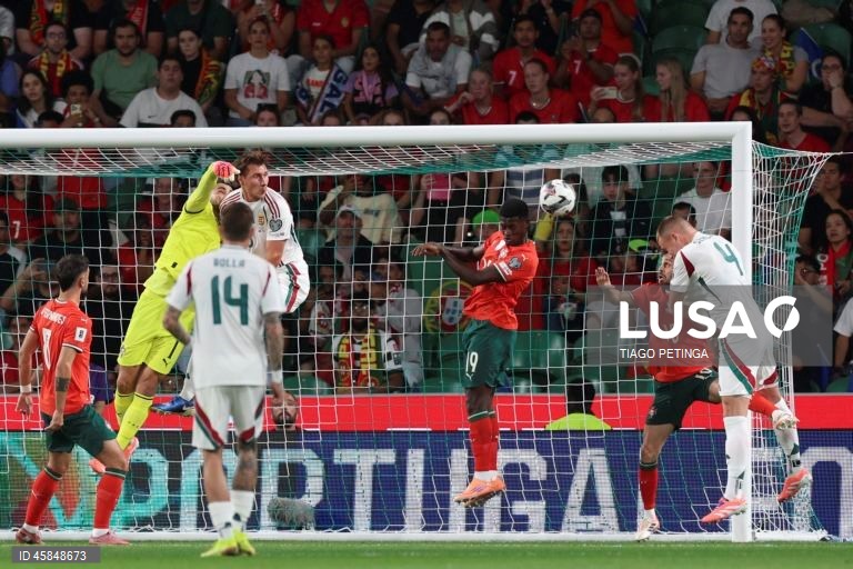 Portugal empatou 2-2 com a Hungria, na quarta jornada do Grupo F de qualificação europeia, e adiou a possibilidade de se apurar já hoje para a fase final do Mundial de futebol de 2026.
