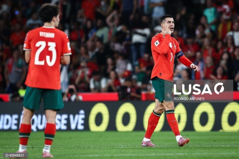 Portugal empatou 2-2 com a Hungria, na quarta jornada do Grupo F de qualificação europeia, e adiou a possibilidade de se apurar já hoje para a fase final do Mundial de futebol de 2026.