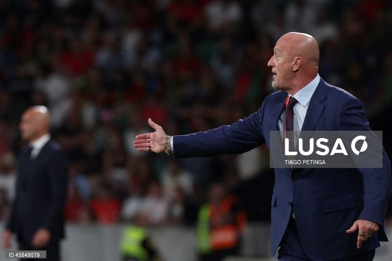 Portugal empatou 2-2 com a Hungria, na quarta jornada do Grupo F de qualificação europeia, e adiou a possibilidade de se apurar já hoje para a fase final do Mundial de futebol de 2026.