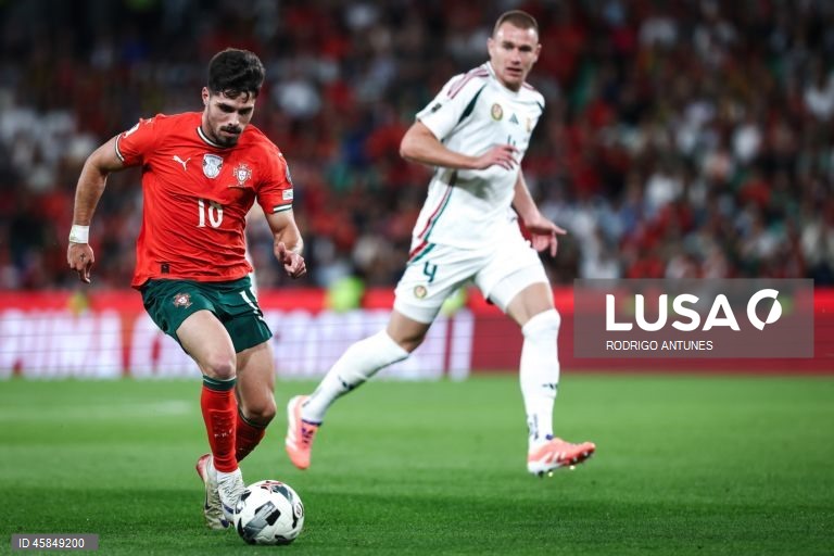 Portugal empatou 2-2 com a Hungria, na quarta jornada do Grupo F de qualificação europeia, e adiou a possibilidade de se apurar já hoje para a fase final do Mundial de futebol de 2026.