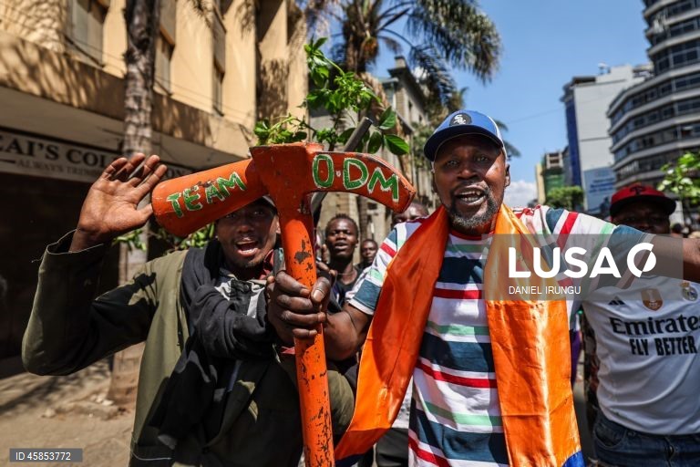 Quénia: Reações populares à morte do antigo primeiro-ministro Raila Odinga