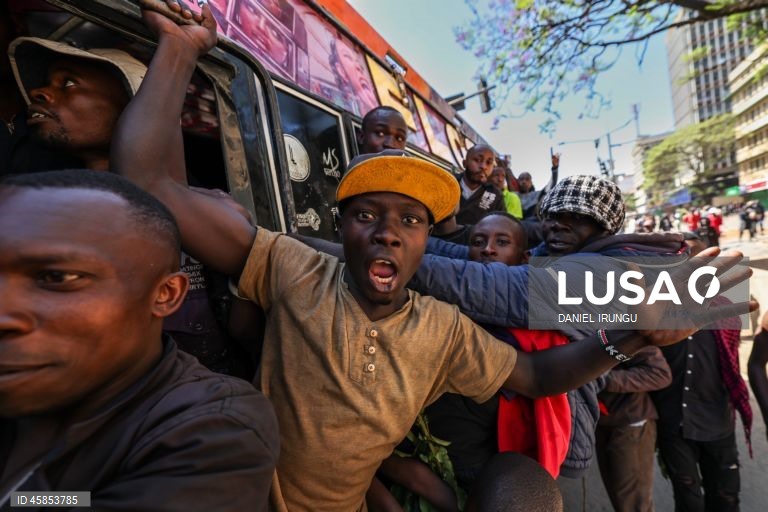 Quénia: Reações populares à morte do antigo primeiro-ministro Raila Odinga