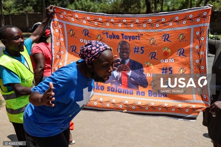 Quénia: Reações populares à morte do antigo primeiro-ministro Raila Odinga