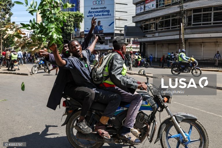 Quénia: Reações populares à morte do antigo primeiro-ministro Raila Odinga