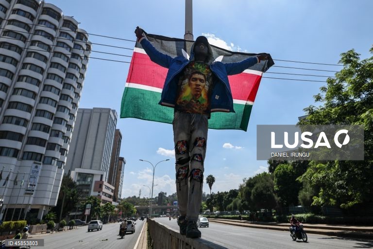 Quénia: Reações populares à morte do antigo primeiro-ministro Raila Odinga