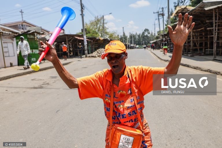 Quénia: Reações populares à morte do antigo primeiro-ministro Raila Odinga