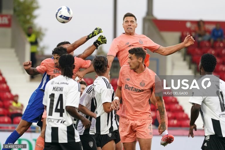 O FC Porto apurou-se hoje para a quarta eliminatória da Taça de Portugal de futebol, ao derrotar o Celoricense, do Campeonato de Portugal, por 4-0, com um ‘hat-trick’ de Samu, em jogo da terceira ronda.