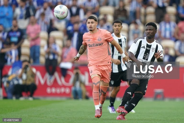O FC Porto apurou-se hoje para a quarta eliminatória da Taça de Portugal de futebol, ao derrotar o Celoricense, do Campeonato de Portugal, por 4-0, com um ‘hat-trick’ de Samu, em jogo da terceira ronda.