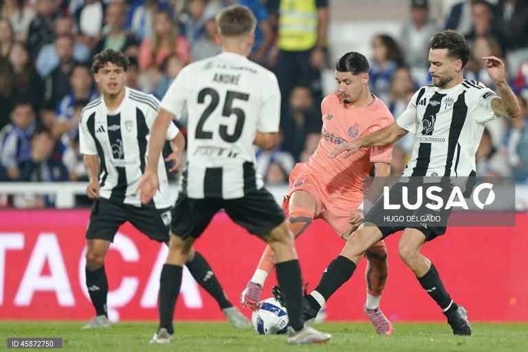 O FC Porto apurou-se hoje para a quarta eliminatória da Taça de Portugal de futebol, ao derrotar o Celoricense, do Campeonato de Portugal, por 4-0, com um ‘hat-trick’ de Samu, em jogo da terceira ronda.