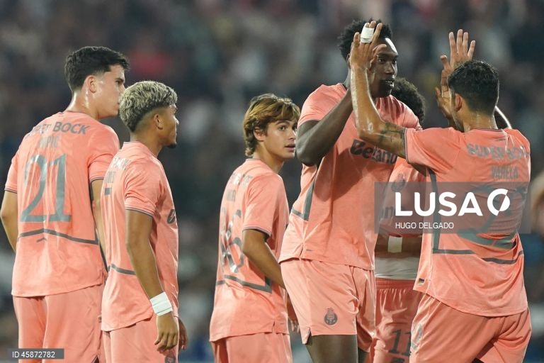 O FC Porto apurou-se hoje para a quarta eliminatória da Taça de Portugal de futebol, ao derrotar o Celoricense, do Campeonato de Portugal, por 4-0, com um ‘hat-trick’ de Samu, em jogo da terceira ronda.