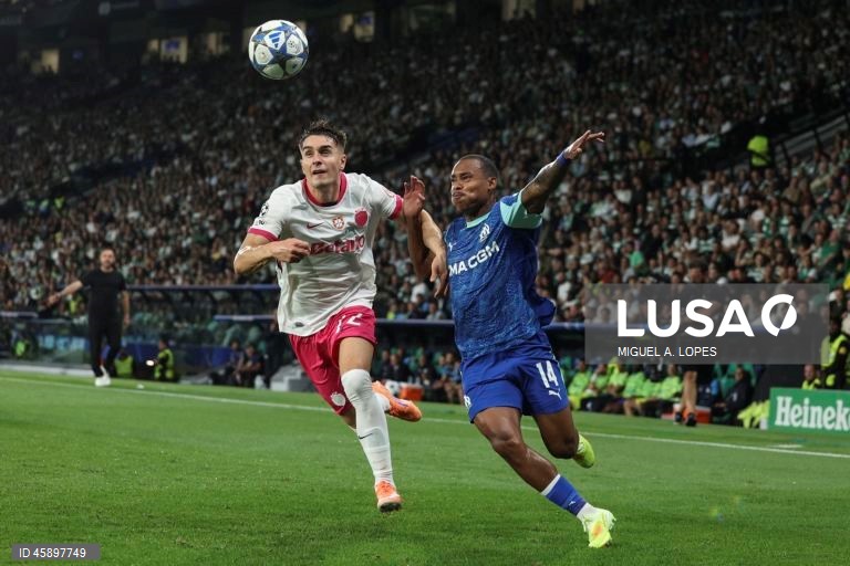 O Sporting venceu ao Marselha, por 2-1, na terceira jornada da fase de liga da Liga dos Campeões de futebol, numa partida em que os anfitriões deram a volta ao resultado com os franceses reduzidos a 10.