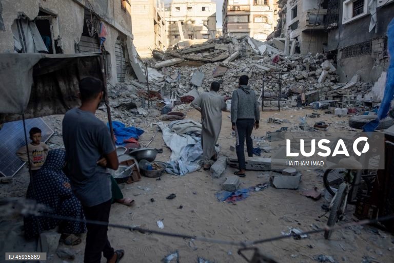 Faixa de Gaza: Ataques aéreos israelitas fazem pelo menos 60 mortos em Khan Yunis