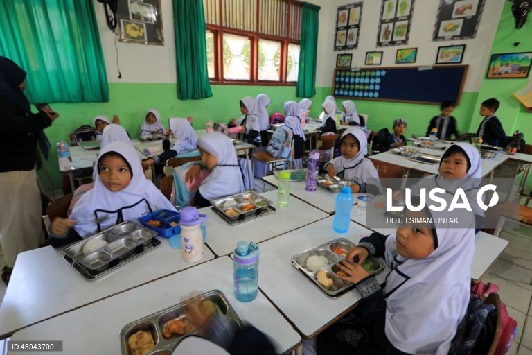 Indonésia: Programa alimentar escolar dá refeições a mais de 38 milhões de crianças