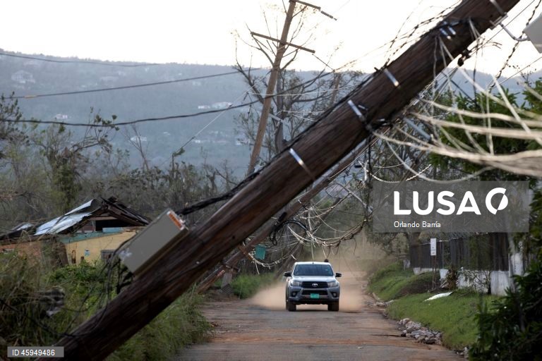 Jamaica: Pelo menos 19 mortos e mais de 70% do país sem energia elétrica após a passagem do furacão Melissa.