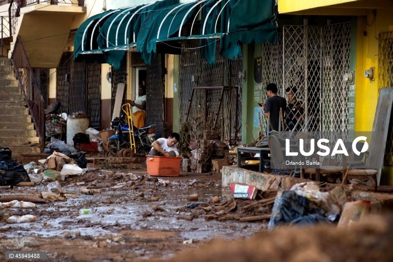 Jamaica: Pelo menos 19 mortos e mais de 70% do país sem energia elétrica após a passagem do furacão Melissa.