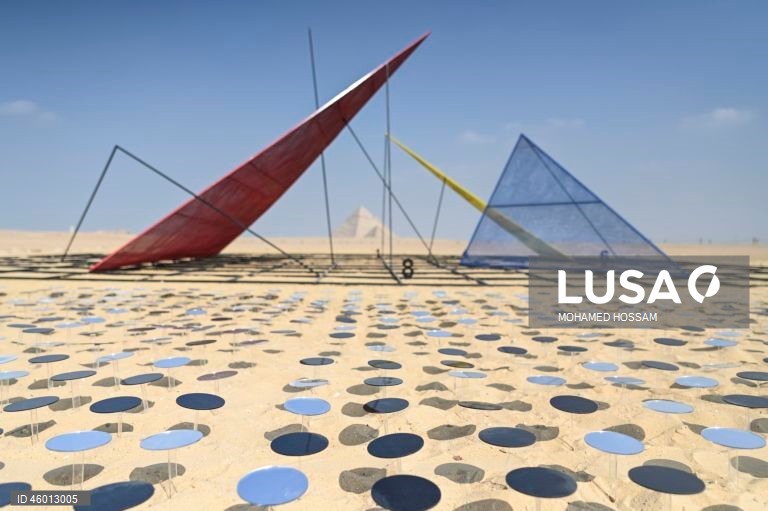 Egito: Exposição de arte contemporânea "Forever Is Now" 2025.