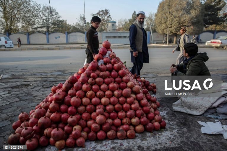 Afeganistão: Época da romã em Cabul