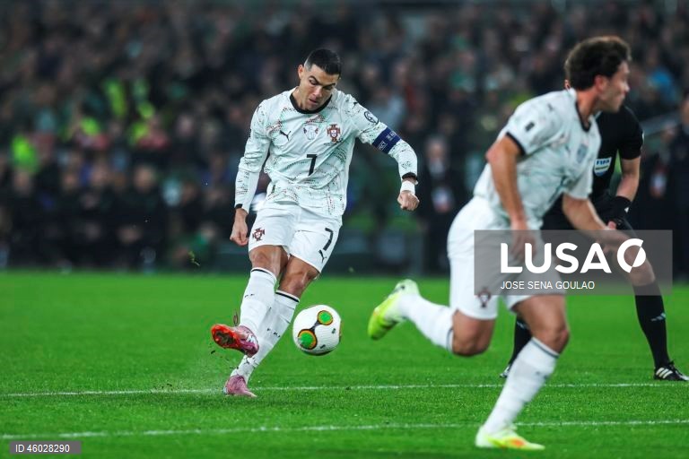 Futebol: Jogo de qualificação para o Mundial 2026 - República da Irlanda vs Portugal