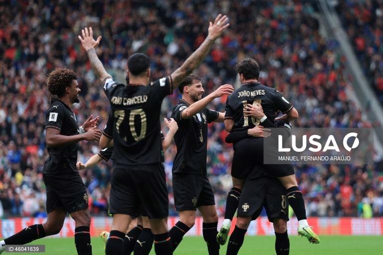 A seleção portuguesa de futebol assegurou hoje a nona presença num Campeonato do Mundo, ao golear por 9-1 a Arménia, na sexta e última jornada do Grupo F da qualificação europeia, no Estádio do Dragão, no Porto.