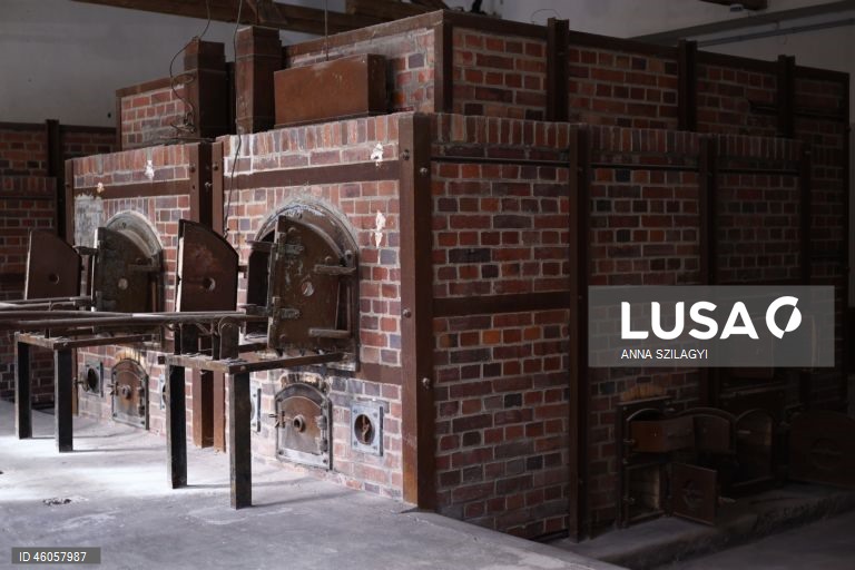 Alemanha: ministro da Cultura alemão Wolfram Weimer visita campo de concentração de Dachau