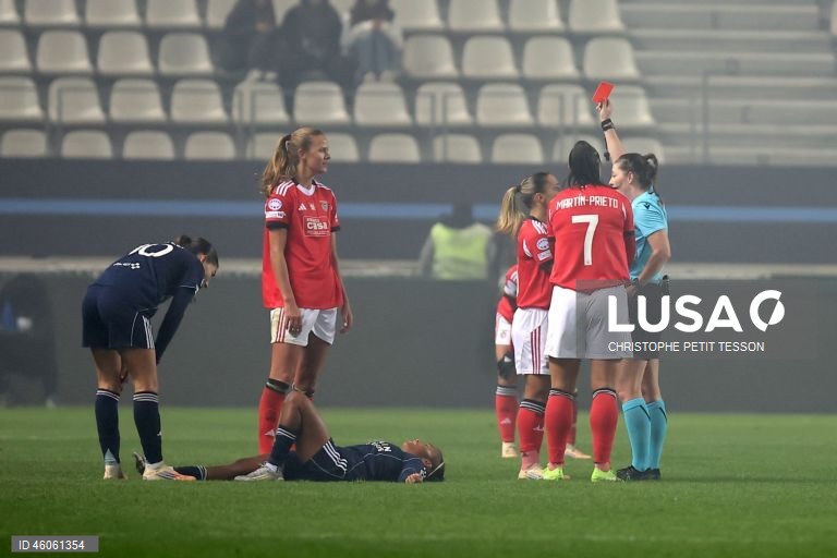 O Benfica piorou hoje a sua situação na Liga dos Campeões feminina de futebol, ao perder fora com as francesas do Paris FC (2-0), na quarta e antepenúltima jornada da fase de liga, penalizado por uma expulsão e erros a finalizar.