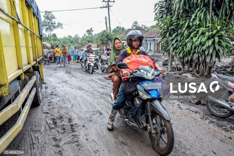 Indonésia: Consequências da erupção do vulcão Semeru