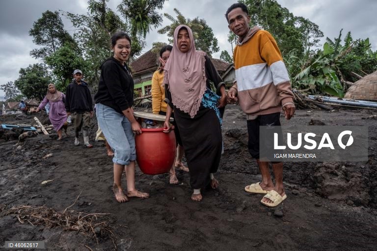 Indonésia: Consequências da erupção do vulcão Semeru