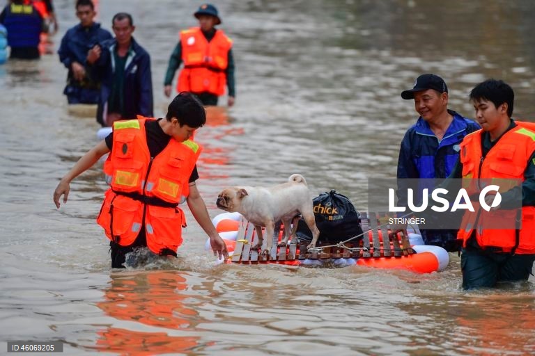 Vietname: Dezenas de mortos após chuvas torrenciais e inundações