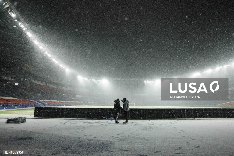 França: Neve em Paris leva serviço meteorológico a emitir alerta laranja