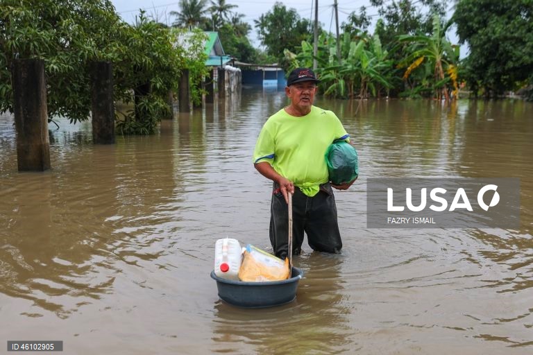 As inundações afetam a vida quotidiana na Malásia