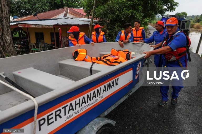 As inundações afetam a vida quotidiana na Malásia