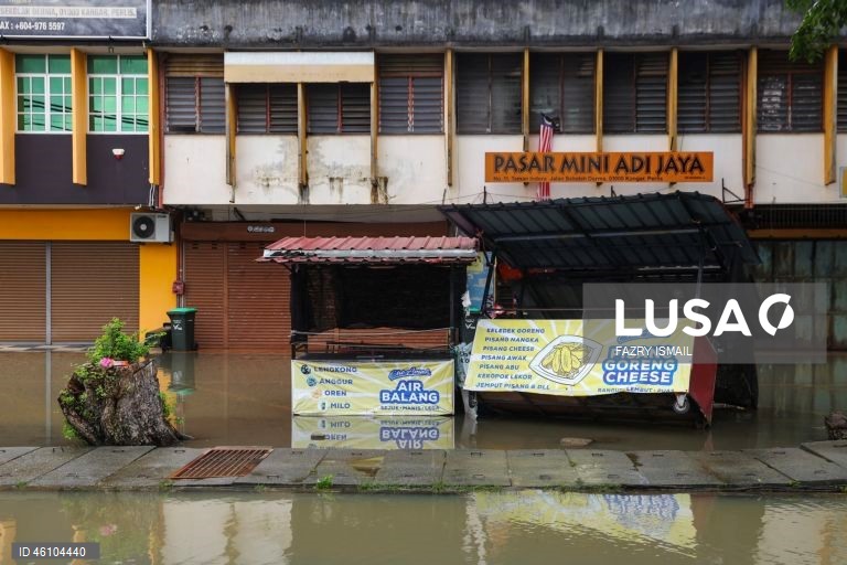 As inundações afetam a vida quotidiana na Malásia