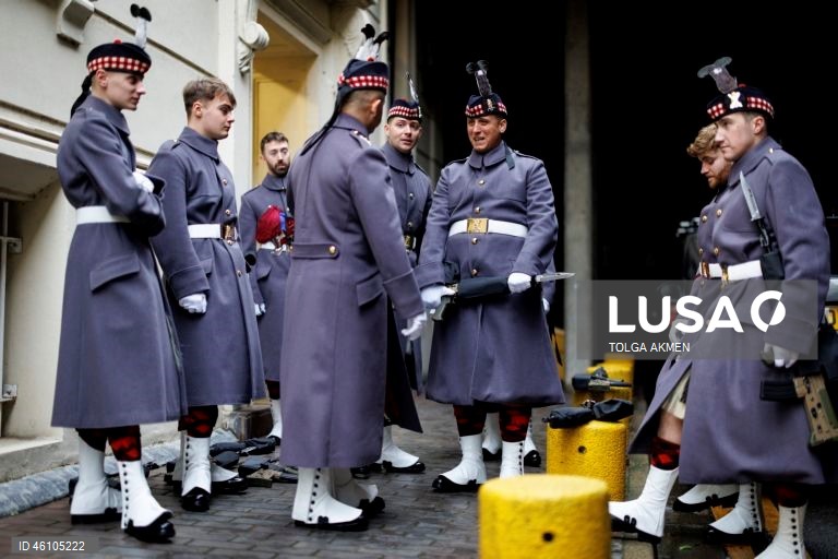 Empresa Balaklava pronta para assumir as funções cerimoniais da Guarda Real em Londres