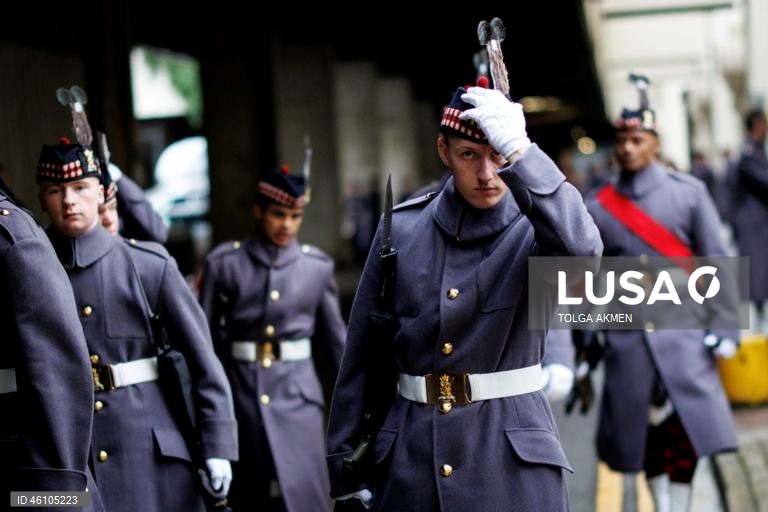 Empresa Balaklava pronta para assumir as funções cerimoniais da Guarda Real em Londres