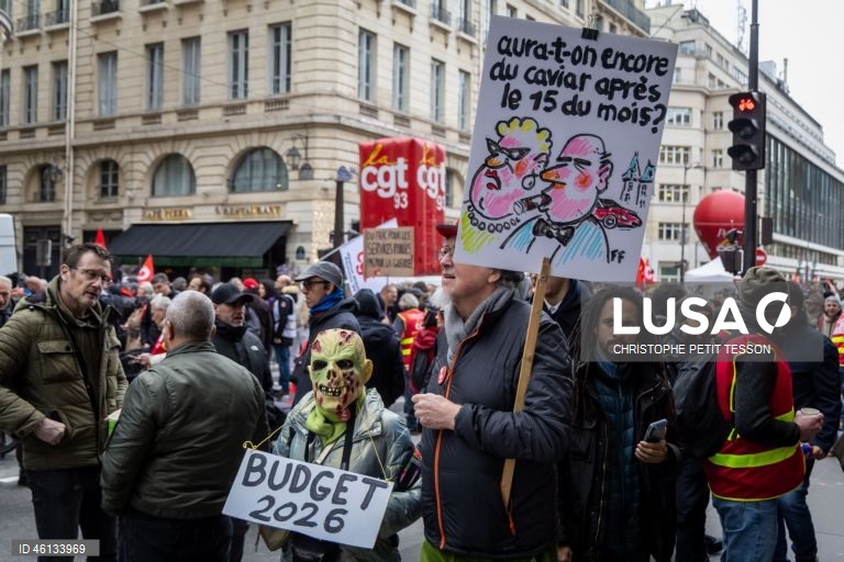 Paris: Sindicatos franceses protestam contra a preparação do orçamento do governo