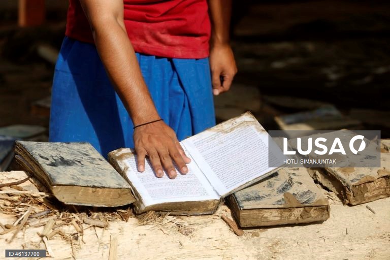 Indonésia: Rescaldo do ciclone Senyar na Ilha de Sumatra