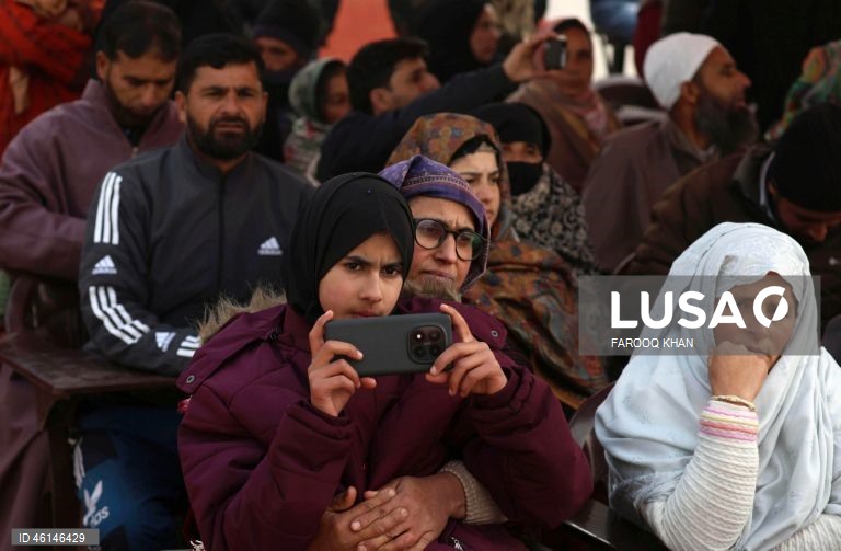 Desfile de formatura do exército indiano em Srinagar