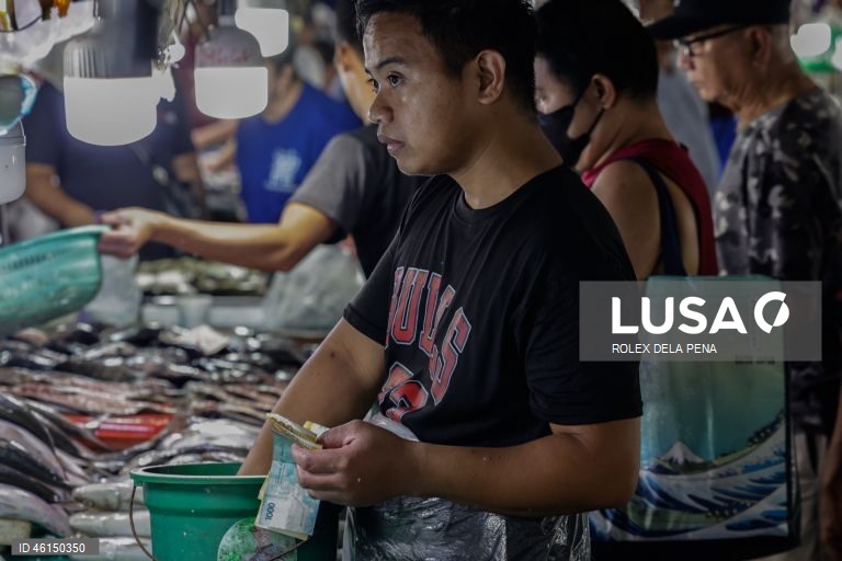 Filipinas: Mercado de rua em Quezon City