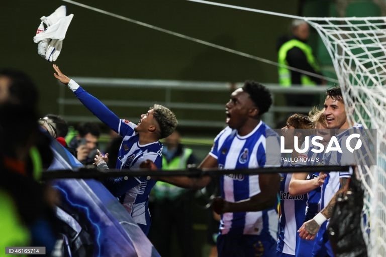 O FC Porto reforçou hoje a liderança da I Liga de futebol, vencendo o Tondela por 2-0, na 13.ª jornada, marcada pelo empate entre Sporting e Benfica, sobre os quais tem cinco e oito pontos de vantagem, respetivamente.