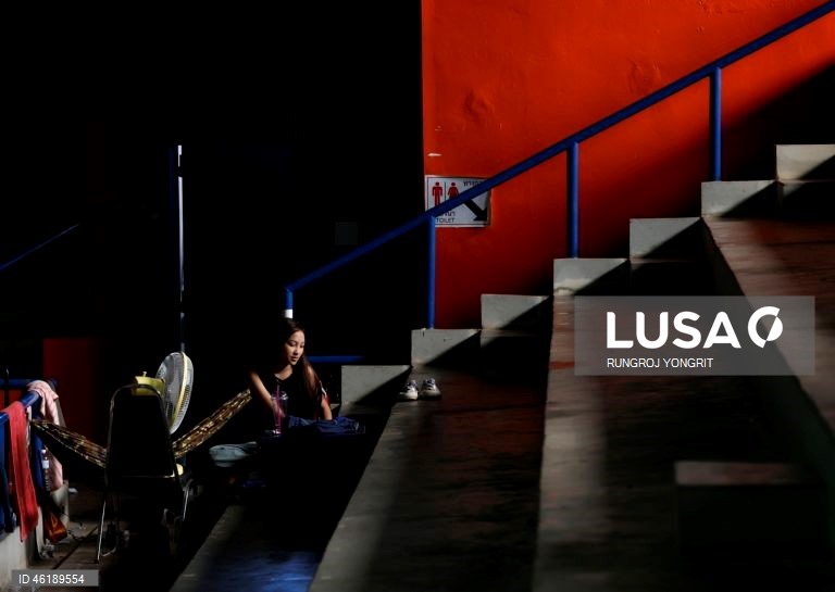 Tropas tailandesas e cambojanas entram em confronto devido a disputa fronteiriça.