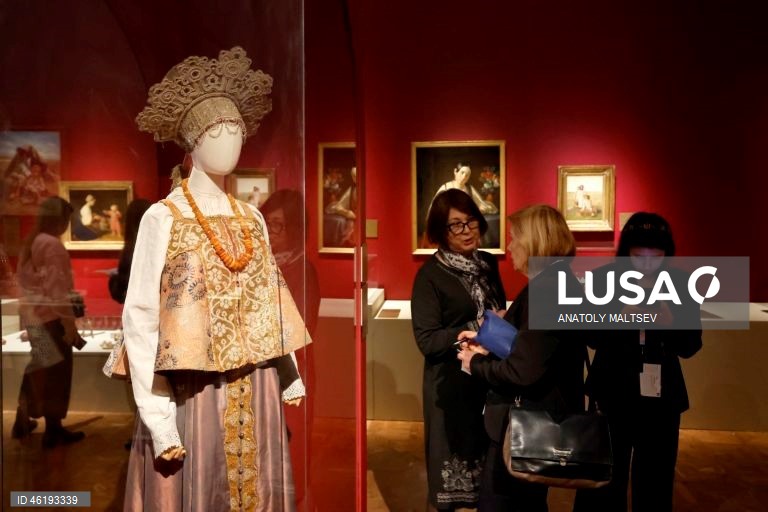 Rússia: Exposição "Tradição Russa" em São Petersburgo.