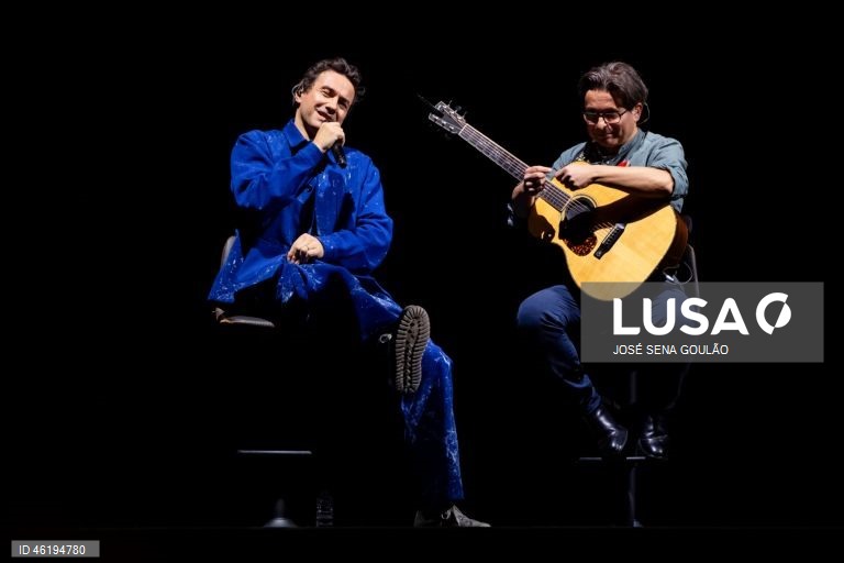 A banda portuguesa Silence 4, composta por David Fonseca, Sofia Lisboa, Rui Costa e Tozé Pedrosa (com Paulo Mouta Pereira), durante o primeiro de dois concertos na Meo Arena, em Lisboa, 12 de dezembro de 2025. A banda de Leiria encontra-se numa mini-digressão para celebrar os 30 anos de carreira. JOSÉ SENA GOULÃO/LUSA