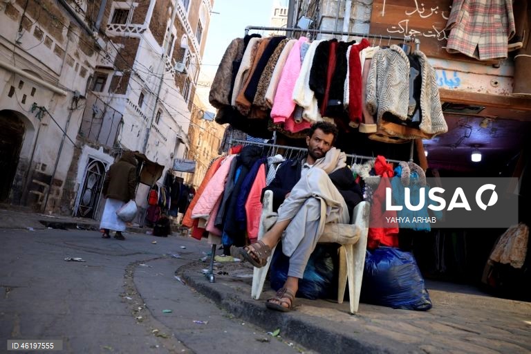 Iémen: Mercado de roupas de inverno usadas em Sana